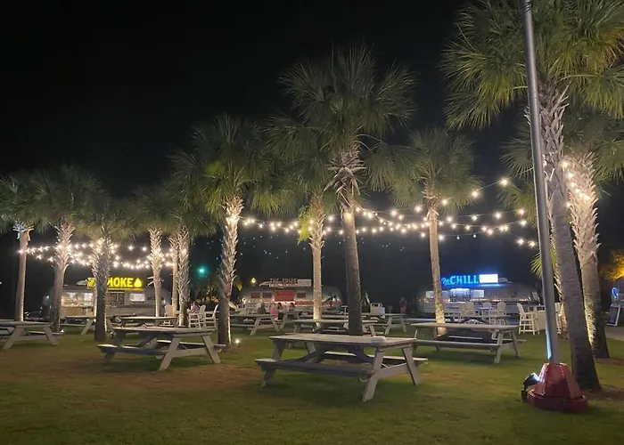 3,700 Snowbird Special With Hot Tub And Golf Cart Holiday home Gulf Shores