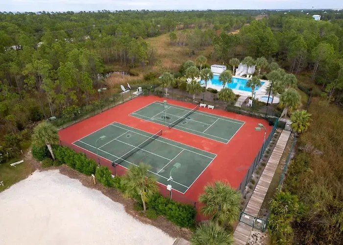 Holiday home 3,700 Snowbird Special With Hot Tub And Golf Cart Gulf Shores