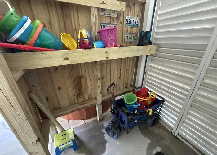 3,700 Snowbird Special With Hot Tub And Golf Cart Holiday home Gulf Shores