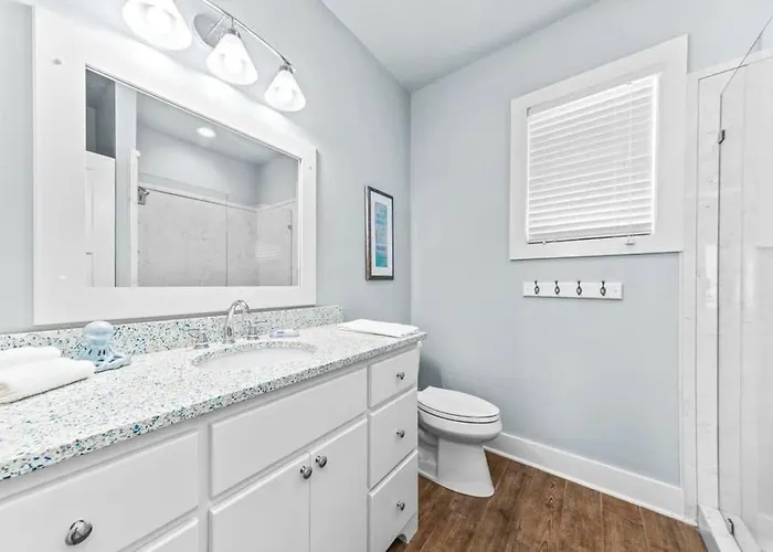 3,700 Snowbird Special With Hot Tub And Golf Cart