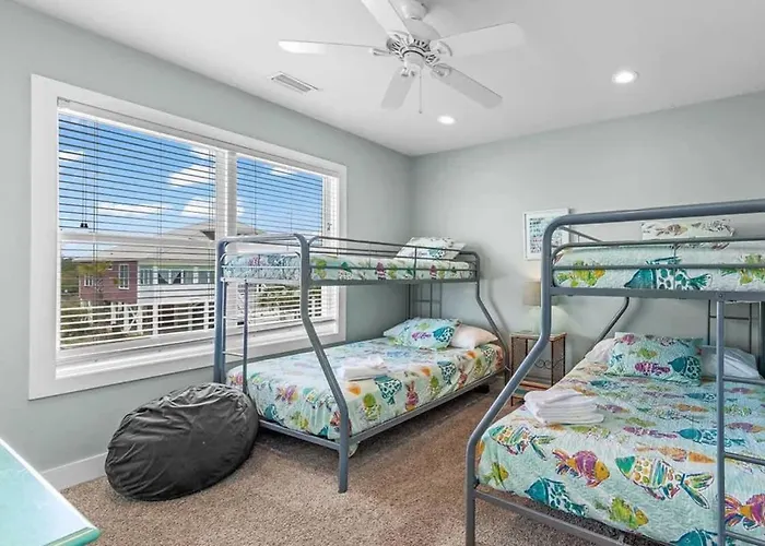 3,700 Snowbird Special With Hot Tub And Golf Cart Holiday home *