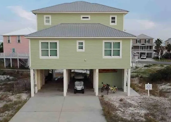 3,700 Snowbird Special With Hot Tub And Golf Cart