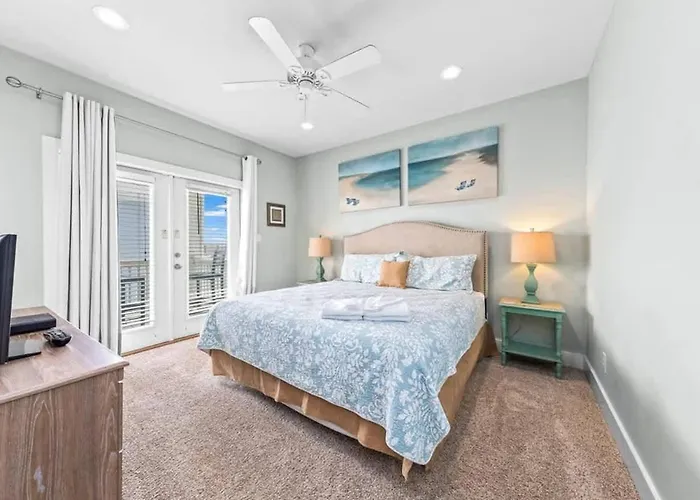 Holiday home 3,700 Snowbird Special With Hot Tub And Golf Cart *